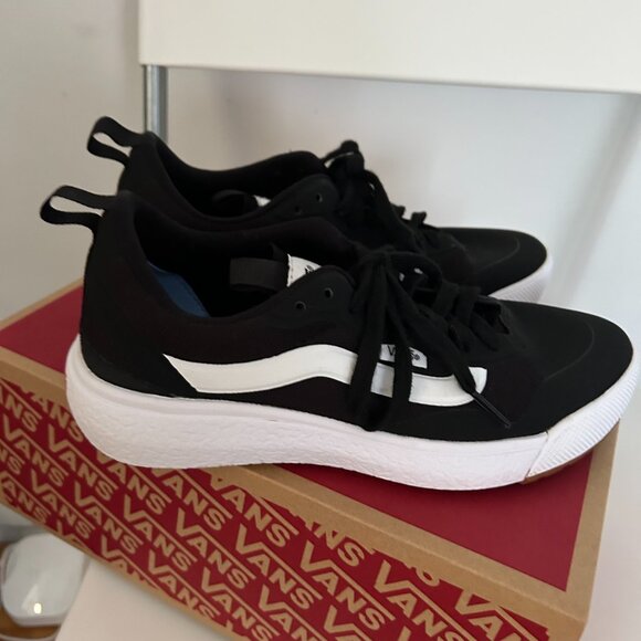 Vans Ultrarange Exo Black Sneakers Women’s Size 7 / Men’s 5.5 - Picture 2 of 13
